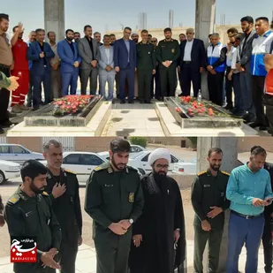 ادای احترام و غبارروبی گلزار مطهر شهدای کرخه توسط مسئولین شهرستان