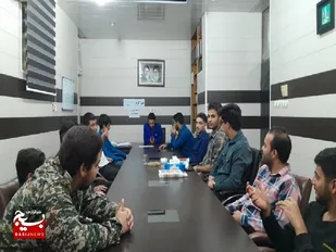 میزگرد پاسخ به سوالات دفاع مقدس برگزار شد