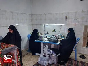 راه اندازی کارگاه خیاطی وتولید شغل برای زنان بی سرپرست به همت بانوی بسیجی شوشتری