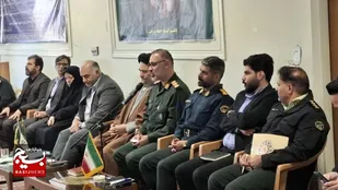 بسیج در مبارزه با فساد و مشکلات جامعه پیش قدم است