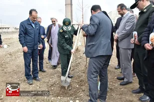 آئین کاشت ۸ هزار نهال گرامیداشت ۸ هزار شهید استان همدان در نیروگاه شهید مفتح