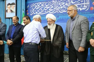 قدردانی شهردار تهران از خانواده شهدای جنگ تحمیلی یزد