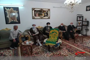 دیدار خادمین رضوی با شهید مدافع سلامت در ملایر