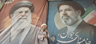 ایستادگی ملت ایران، عامل افول استکبار است