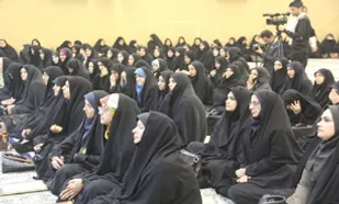 دیدار بانوان شاغل یزد با نماینده ولی فقیه در استان