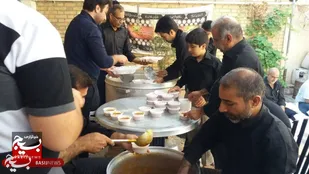 طبخ و توزیع ۵ هزار پرس غذای نذری در ظهر عاشورا در شوش
