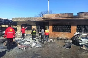 مجروح شدن ۳ نفر در انفجار واحد بزرگ شارژ گاز مایع در همدان/ ۵ خودرو طعمه حریق شد