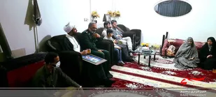 تجلیل بسیجیان پایگاه مسجد حضرت معصومه(س) از خانواده شهید &laquo;غلامرضا ادیم&raquo;