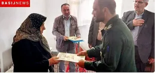 دیدار فرمانده سپاه شهرستان فیروزکوه با خانواده شهید مصیب آکو