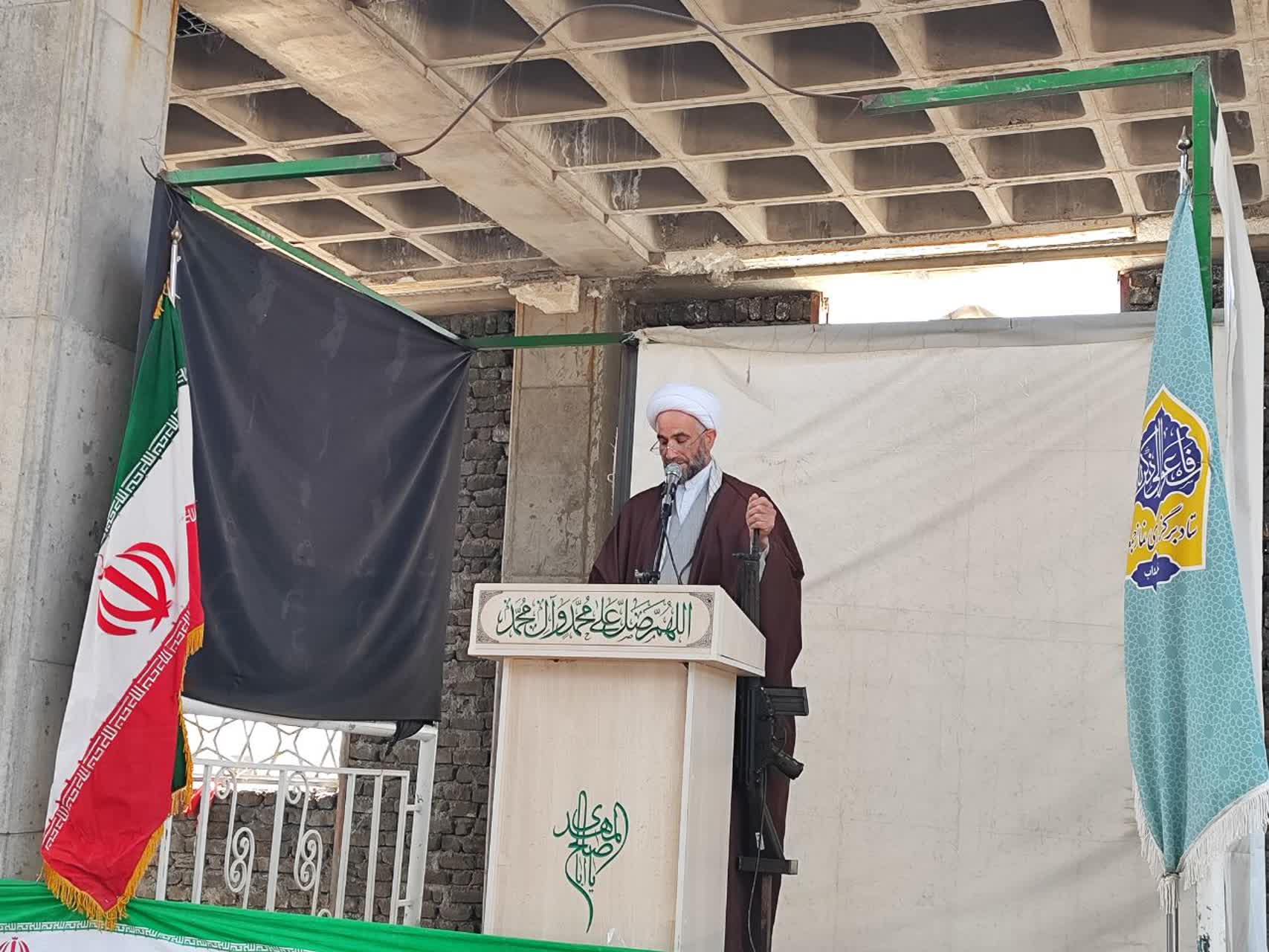 امام جمعه خنداب خواستار رفع کمبودهای بیمارستان مهر شد