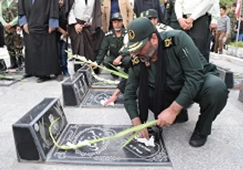 غبار روبی گلزار شهدا در نیشابور