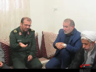 تصاویری بیاد ماندنی از لحظه خبر بازگشت پیکر شهید شریعتی توسط فرمانده سپاه نینوا