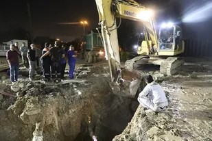 تعمیر لوله ۹۰۰ میلی متری  اتوبان آزادگان منجر به مهار دامنه حادثه شد