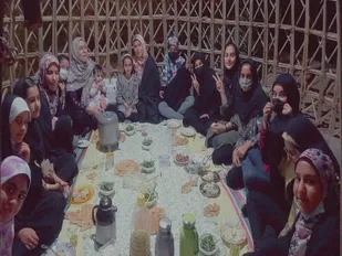 برنامه دور همی نوجوانان حلقه صالحین همراه با سفره افطاری در پارک آبشار شهرستان بافق