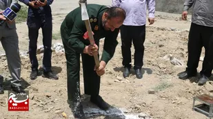 برگزاری آئین کلنگ زنی ۵باب منزل محرومین در کرج
