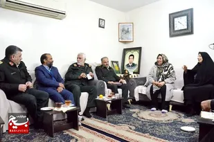 خانواده شهداء، بزرگ&zwnj;ترین ایثار و از خودگذشتگی را در حق انقلاب ادا کردند