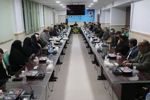 نشست صمیمی جمعی از هنرمندان استان مرکزی با سردار عمومهدی؛ فرمانده سپاه حضرت روح الله انجام شد