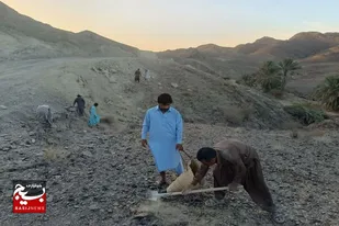 رفع انسداد و تلاش بسیجیان جهادگر برای بازگشایی جاده روستای نیرهی