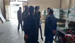 بررسی مشکلات و مانع زدایی از کارخانه پاک چوب در زاهدان