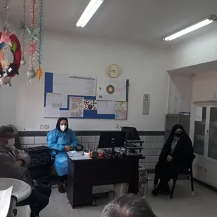 تقدیر پایگاه&zwnj;های بسیج حوزه خواهران ریحانه الرسول از کادر درمان منطقه بسطام