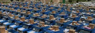 اهدای جهیزیه به نوعروسان مددجو خوزستانی