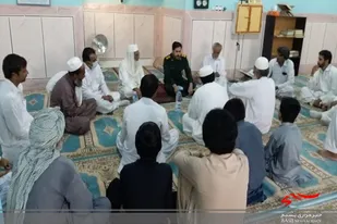 دیدار فرمانده ناحیه مهرستان با معتمدین و فرهنگیان روستای چگرد