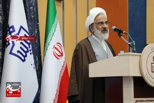 امت با ولایت شکست ناپذیر است/ استکبار در برابر جمهوری اسلامی موضع تدافعی دارد
