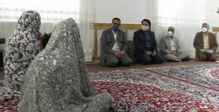 اهدای بسته&zwnj;های مهربانی به خانواده زندانیان نیازمند تربت جام