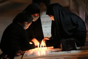 غریبان همه جمعند در این شام غریبان