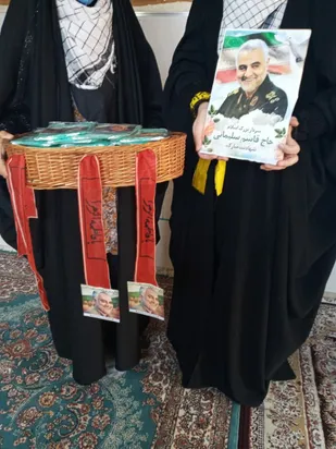 اجرای برنامه های فرهنگی و توزیع ماسک رایگان از سوی بسیجیان شهرستان البرز