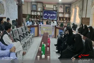 دیدار کارکنان آموزش و پرورش شهرستان خاش با فرمانده سپاه
