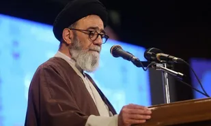 شخصیت فکری رهبر انقلاب بیش از هر چیزی متاثر از قرآن است