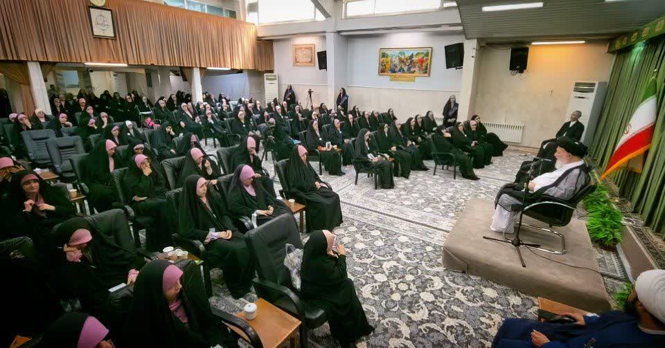 حجاب می‌تواند زمینه‌ساز وحدت در جامعه اسلامی باشد
