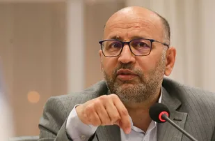 پیروی از مکتب مقاومت عزت ایران اسلامی را رقم زده است