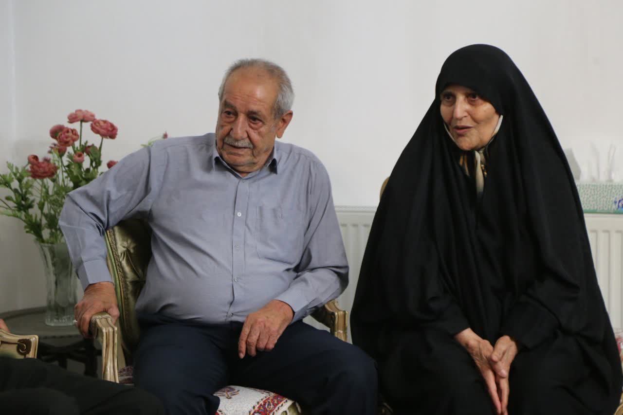  دیدار فرمانده سپاه استان قزوین با خانواده معظم شهید صیادی + تصاویر