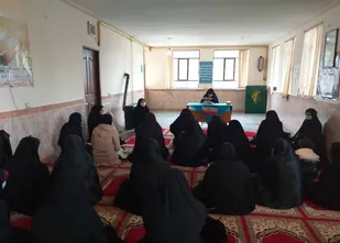 محفل انس با نهج البلاغه(طرح صراط )با حضور خواهران بسیجی حوزه بسیج شهید حق نظری آسمان آباد برگزار شد