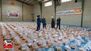 &nbsp;توزیع بیش از ۱۵۰۰ بسته میوه یلدای مهدوی بین خانواده&zwnj;های نیازمند در بردسکن