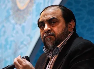 با منطق هاشمی، امام در رأس افراطیون است