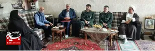 فرمانده سپاه سلماس با خانواده شهدا این شهرستان دیدار کرد