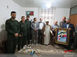 دیدار مسئولان با سه خانواده شهید روحانی در بابلسر