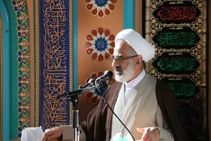 روحانیت سنگر نشین خط مقدم جهاد و خدمت به مردم است/طلاب تبلیغی رزمی درخط مقدم جنگ پرچم دار جهاد بودند