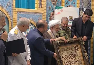 امام جمعه و استاندار یک قطعه زمین به آرین سلیمی اهدا کردند