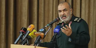 54 هزار پایگاه&zwnj; مقاومت به پایگاه حافظان سلامت تبدیل شوند/ ارائه بسته&zwnj;های معیشتی به آسیب&zwnj;دیدگان از کرونا
