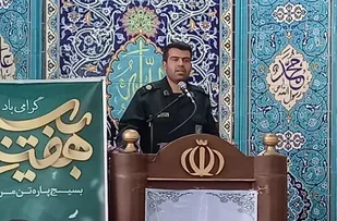 سخنرانی فرمانده سپاه شهرستان فیروزکوه پیش از خطبه های عبادی سیاسی نماز  جمعه