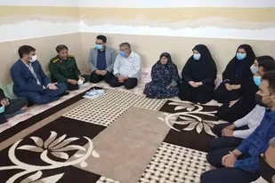 دیدار و تجلیل از ایثارگران و خانواده معظم شهدای کارگری لارستان
