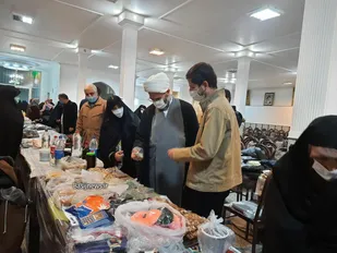 سرکشی امام جمعه سمنان از بازارچه اقتصادی پایگاه بسیج پنج تن آل عبا(ع) سمنان به روایت تصاویر