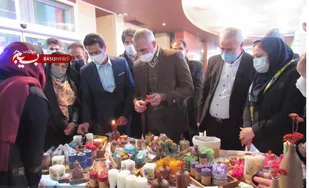 افتتاح نمایشگاه و فروشگاه بزرگ صنایع دستی بانوان شاهین شهری/ تصاویر