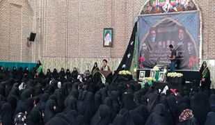 تکریم و تعظیم شهدای خدمت توسط بانوان انقلابی تبریز