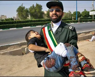 روایت جدید از حادثه تروریستی 31 شهریور اهواز / تصویر پیکر غرقه به خون فرزندم محمدطاها خط نفاق را از بین برد
