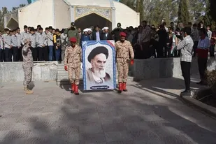 مراسم نمادین استقبال از امام خمینی (ره) در بهاباد